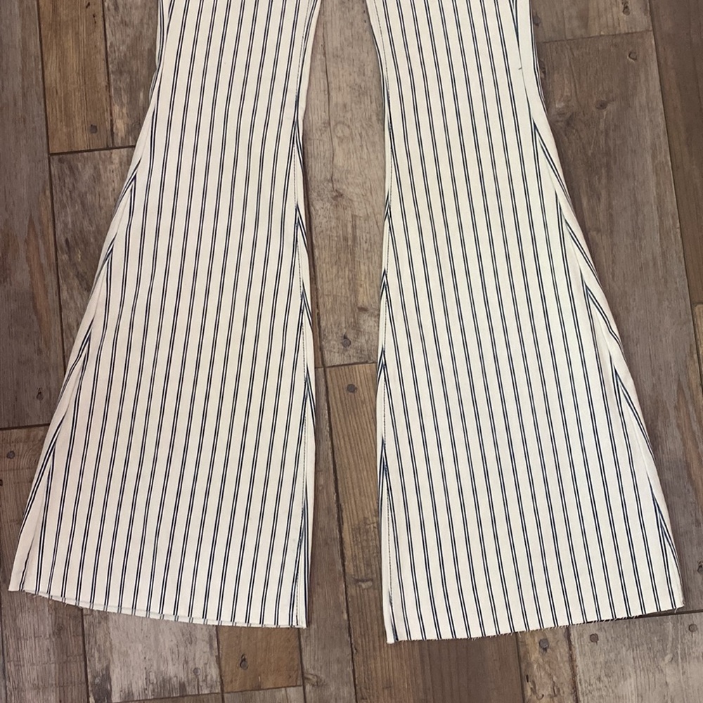 Judy Blue pin striped jeans - Picture 3 of 6